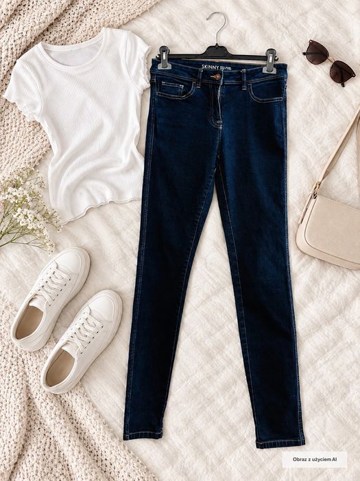 Jeansy rurki ciemnogranatowe dopasowane Denim Core M