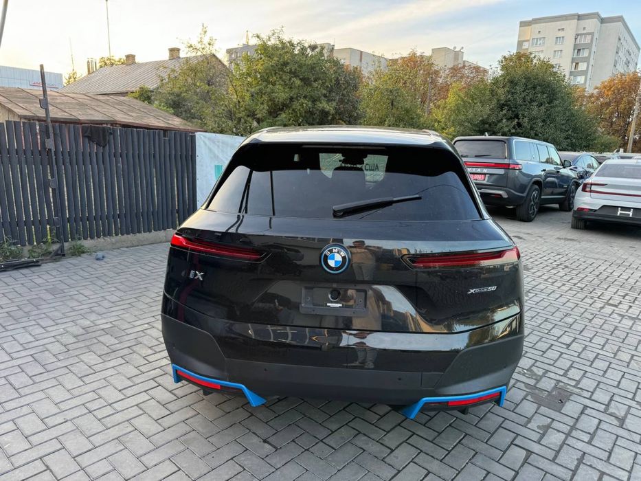 Кришка багажника BMW IX В НАЯВНОСТІ ляда скло фонарі камера бампер іх ...