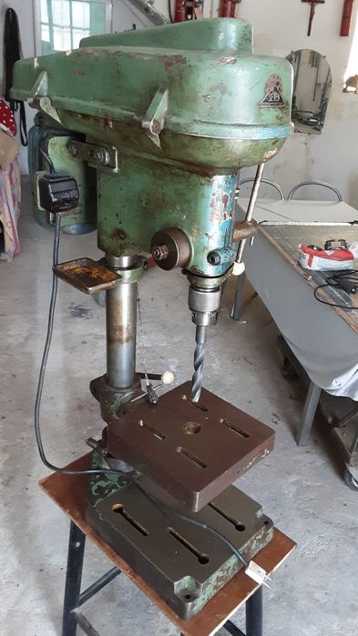 Maquina Engenho de furar de coluna