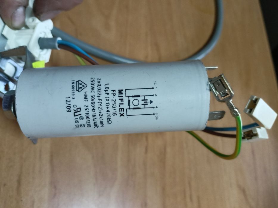 Kabel i filtr przeciwzakłóceniowy pralki Beko WM5120W