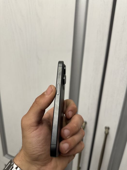 Дуже класний Iphone 15pro