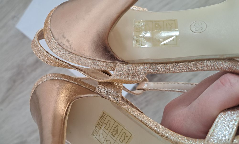 Sandały na obcasie, różowe złoto 36