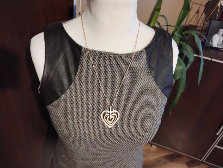 Piękną sukienka  r S