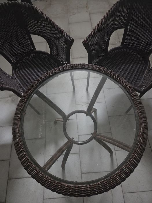 Mesa e 4 cadeiras varanda