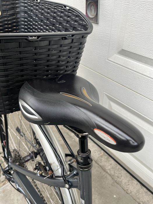 Продам жіночий велосипеж Specialized