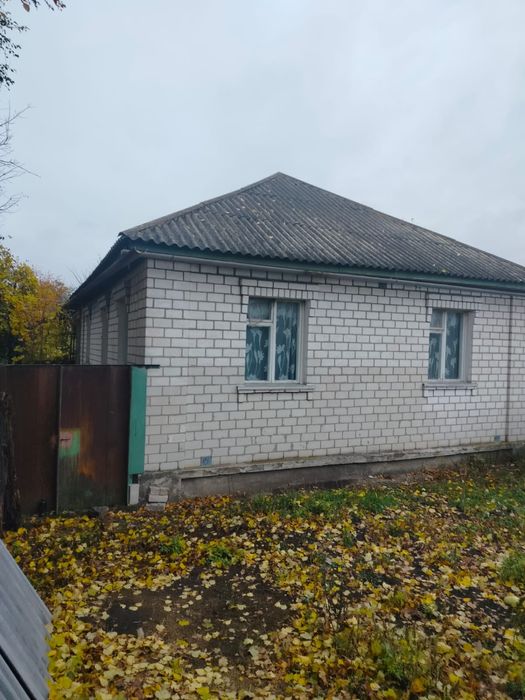 Продаж просторого будинку