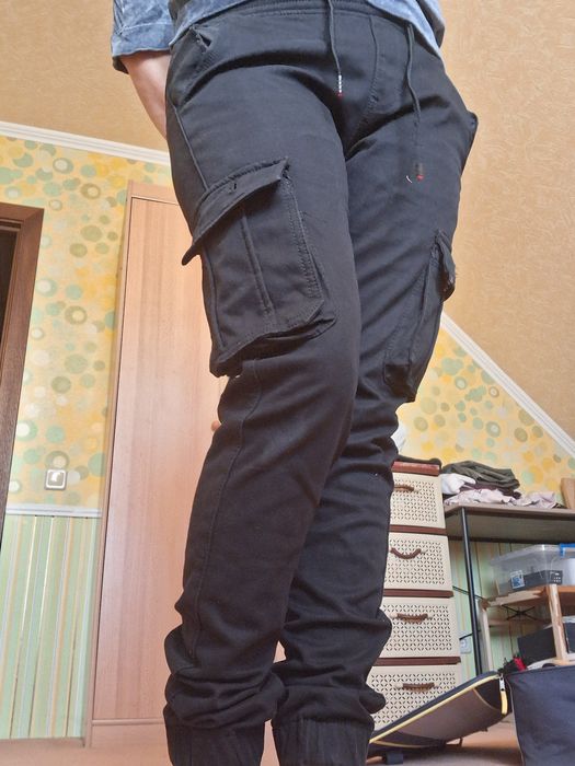 Продаються штани чорного кольору