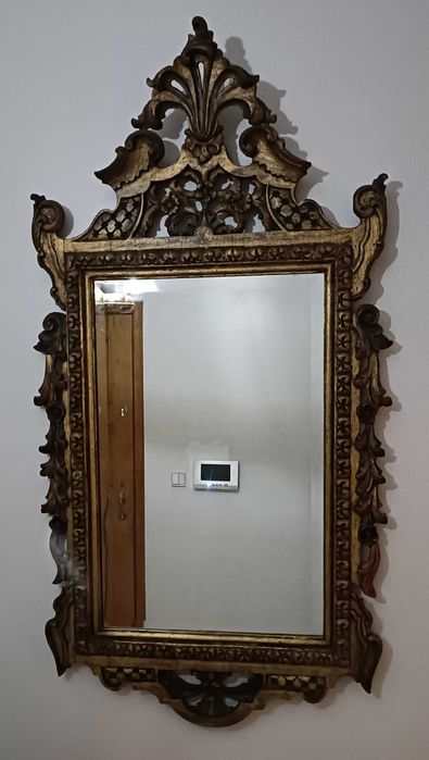 Credência e espelho em talha dourada