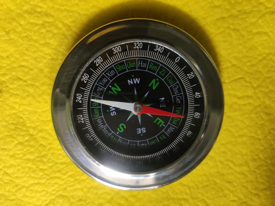Bússola com caixa em inox