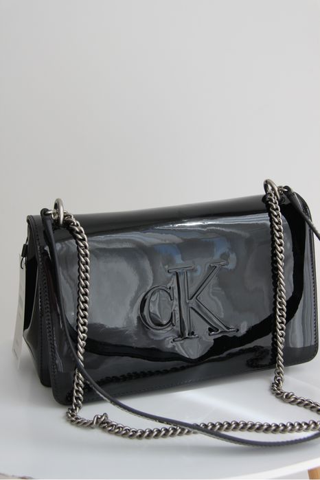 Лакована сумка Calvin Klein