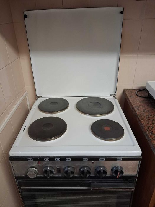 Vende-se fogão elétrico c/ 4 discos - Bom estado