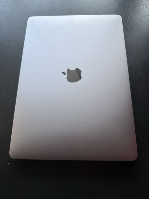 Macbook pro z 2017 model 4,2 13,3 cala