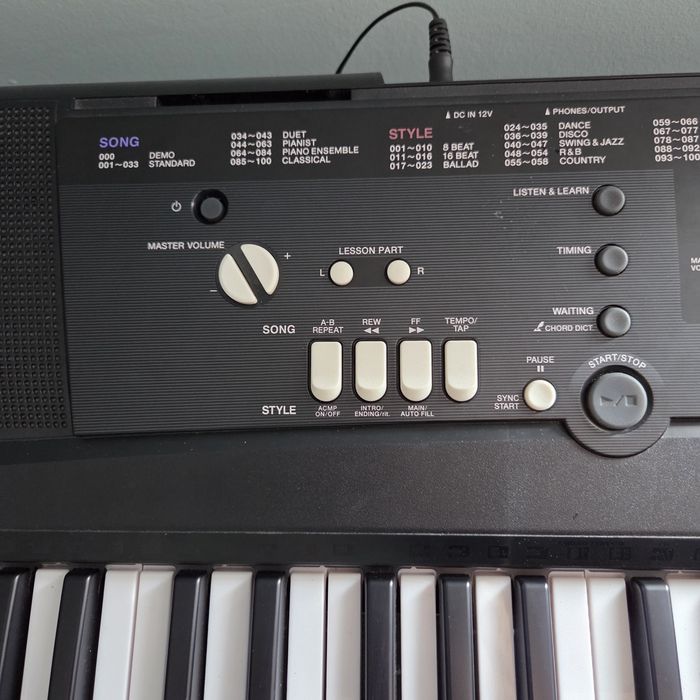 Keyboard Yamaha EZ-220