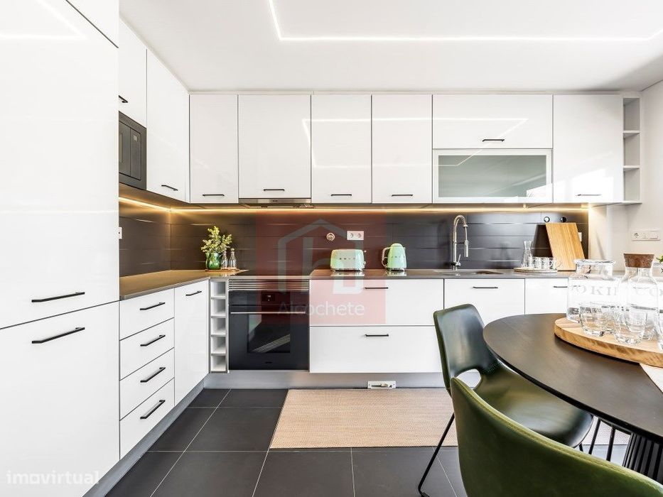 Moradia T4 geminada + Rooftoop em Alcochete