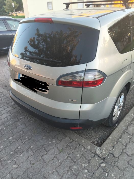 Ford S-Max — fotografia 3