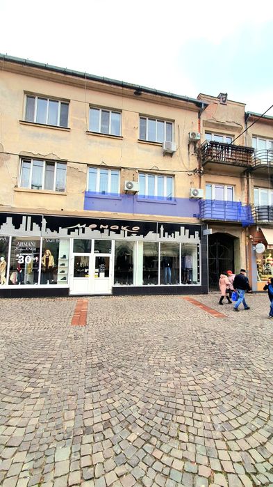 ПРОДАЖ ОФІСНОГО ПРИМІЩЕННЯ 69,1 м² в історичному центрі Мукачева