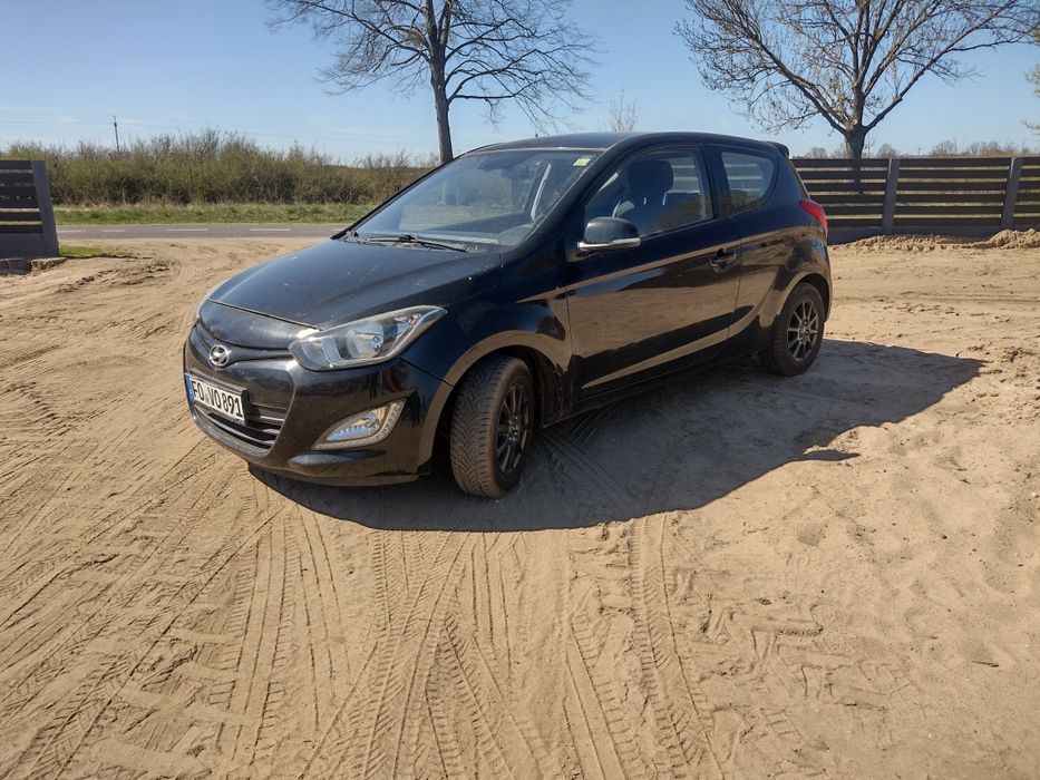 Hyundai i20 2012 rok doinwestowany duży serwis olejowy nowy rozrząd