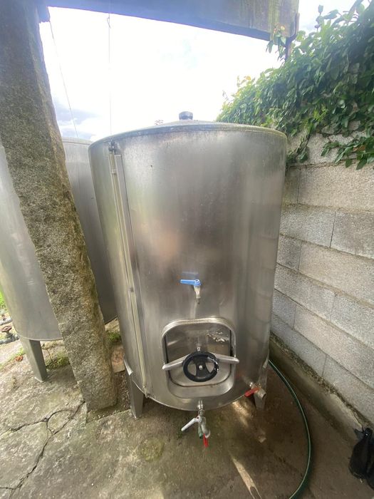 Cubas em inox de 1000l como novas