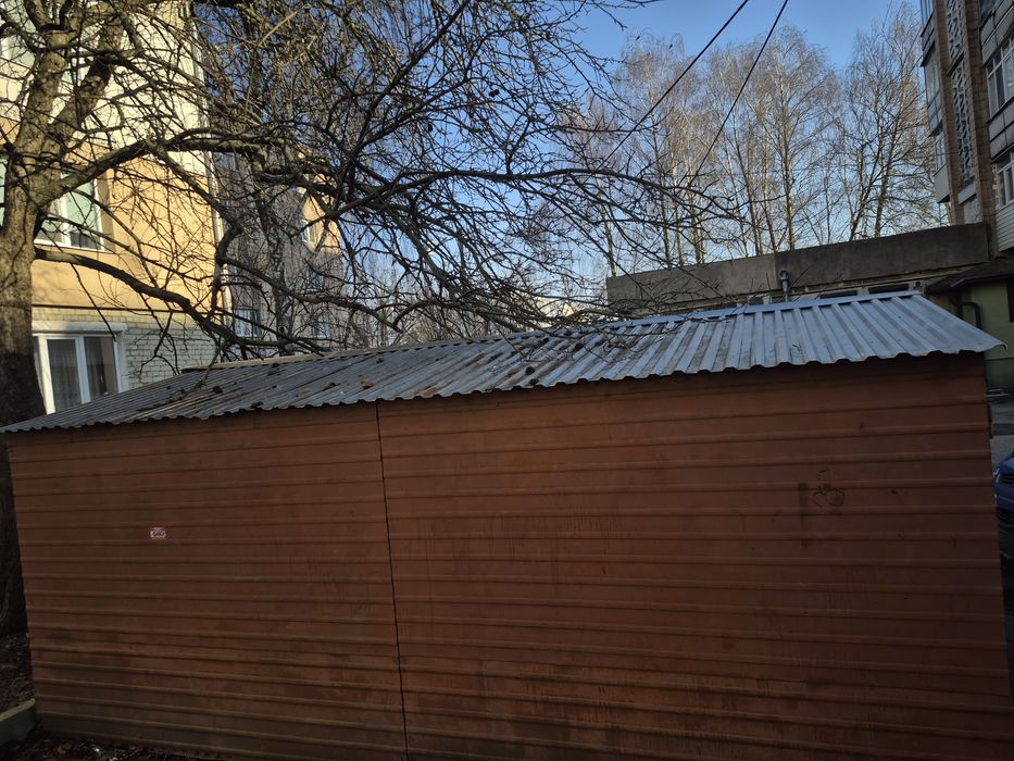 Продам гараж ( самовивіз) р-н Чайки
