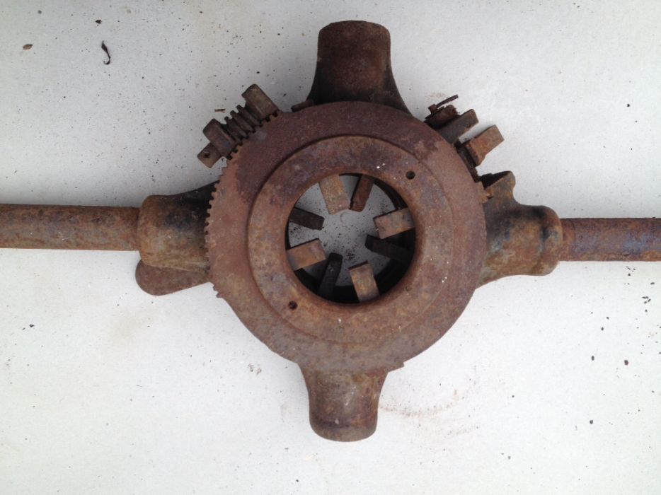 Резборез для труб разводной