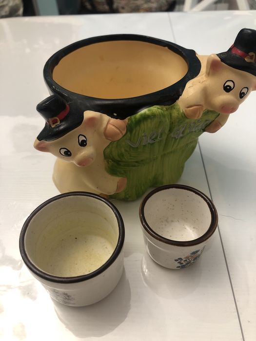 Три маленьки горщики для квітів