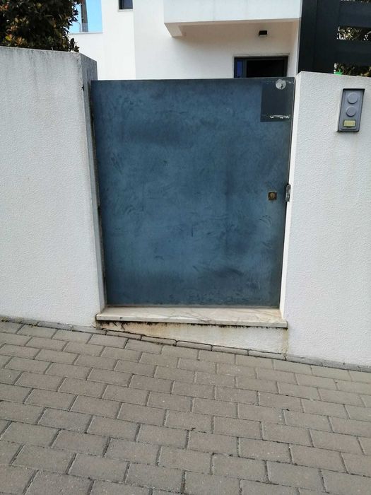Vendo portão de entrada em ferro como novo