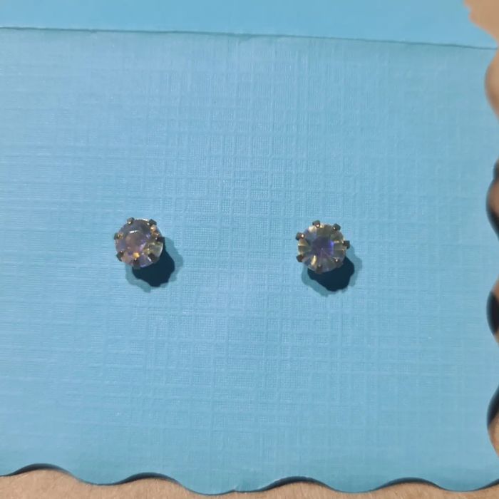 Brincos novos lindos