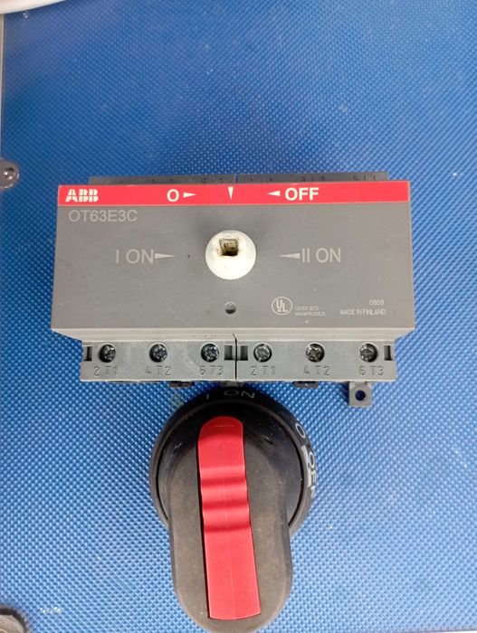 Перемикач навантаження-Рубильник перекидний OT63E3C І-0-ІІ 3Р 63А