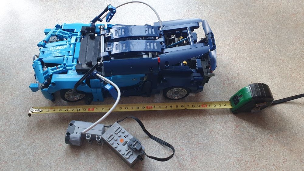 Klocki jak Lego technik Bugatti Chiron z silnikiem