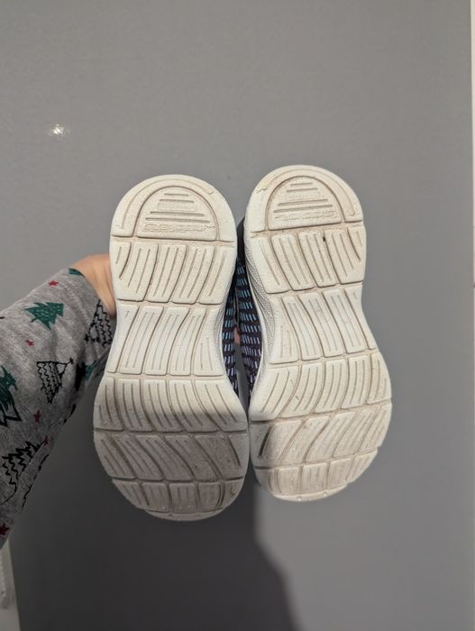 Кросівки skechers 28 розмір