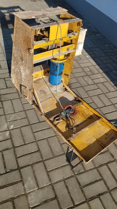 Wyciąg budowlany winda wyciągarka żuraw oryginalna polska Zamiana