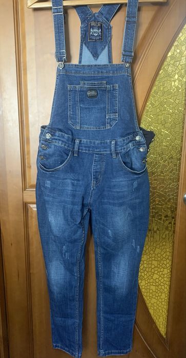 Продам джинсовий комбінезон для вагітних