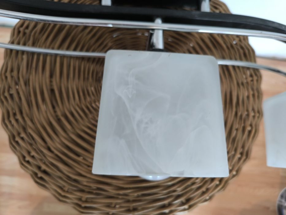 Przepiękna nowoczesna duża lampa sufitowa