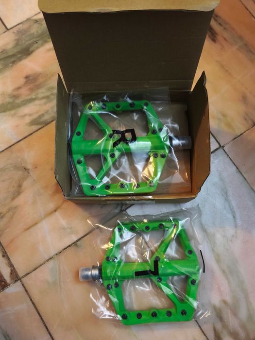Pedais para bicicleta  (novas / nunca usados)