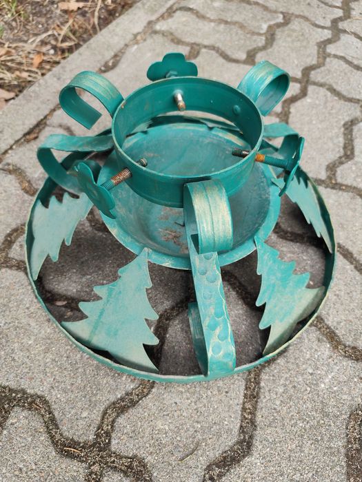 Metalowy stojak pod choinkę (średnica do 14cm)