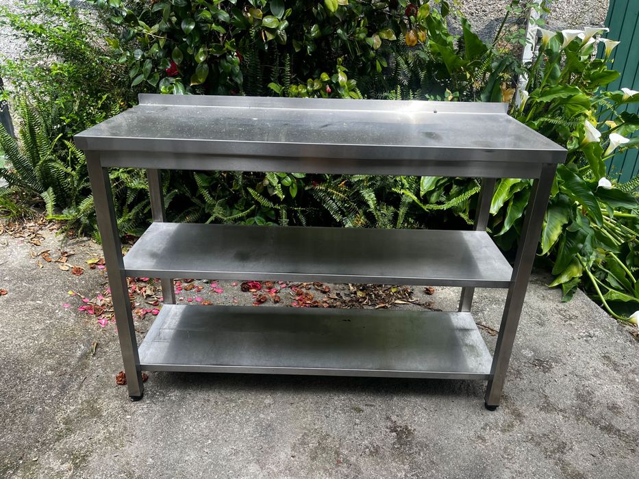 2 balcões de inox industriais