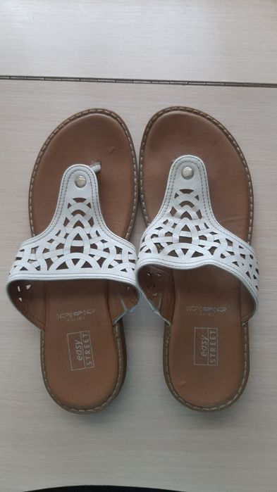 Шльопанці easy street