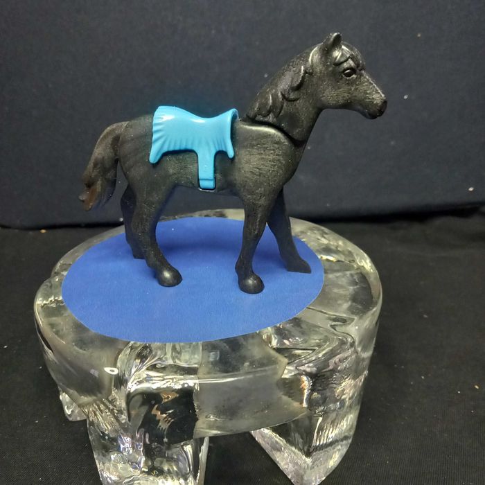 Playmobil cavalo preto
