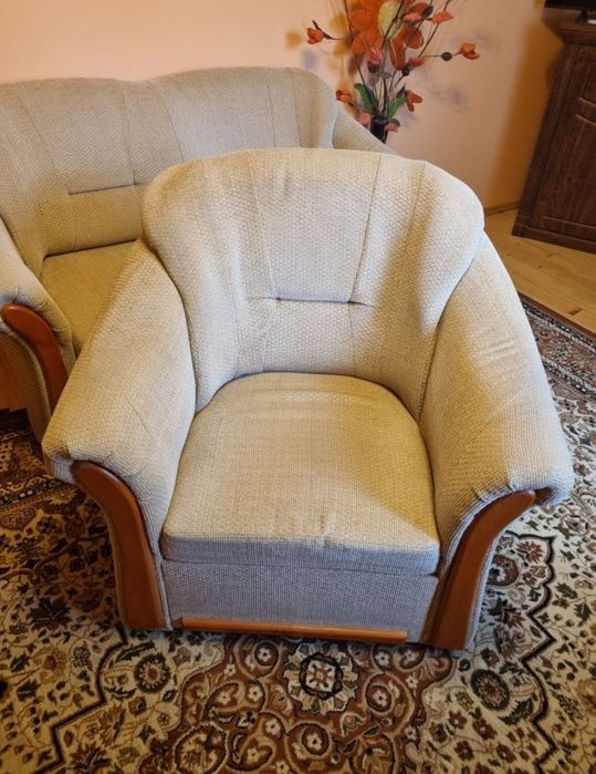 Beżowy używany fotel