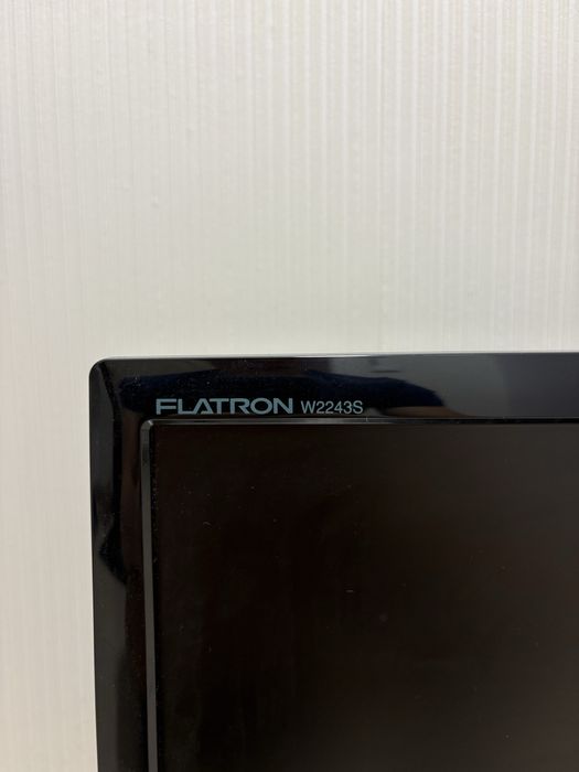 Монітор LG Flatron 22 діагональ