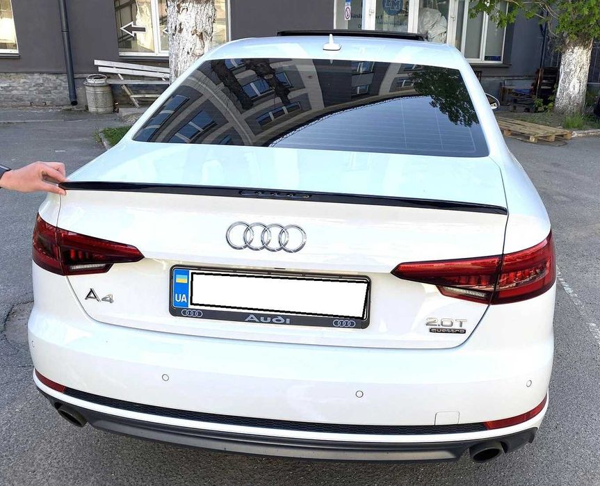 Спойлер чорний глянець Audi A4 B9 S стиль / ABS пластик