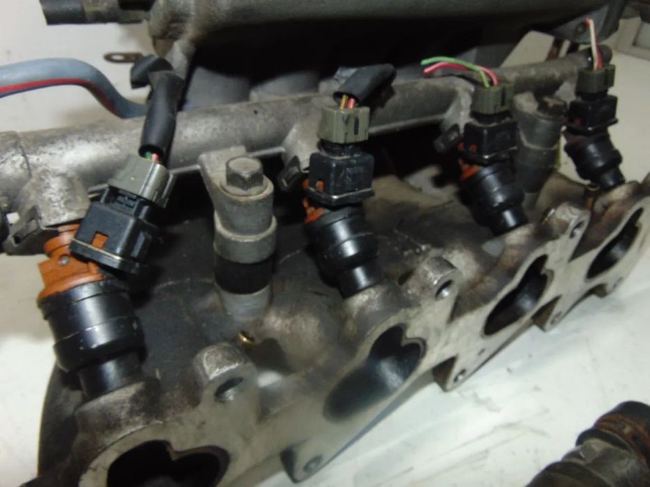 Hyundai S coupê colector admissão