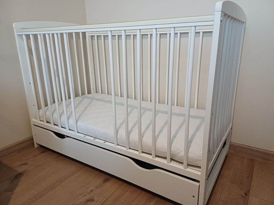 Sprzedam łóżeczko dziecięce