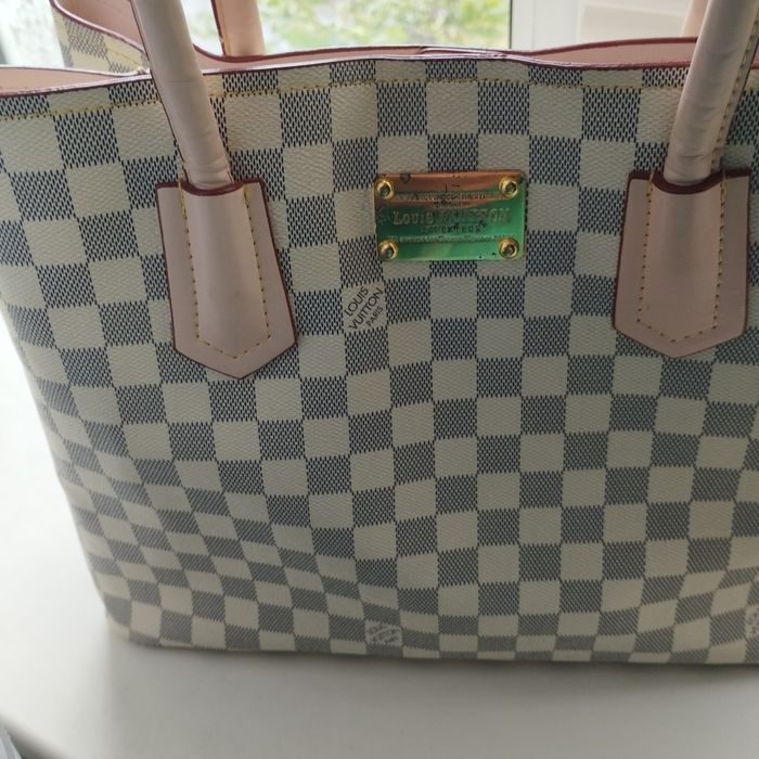 Сумка  жіноча велика. LV.