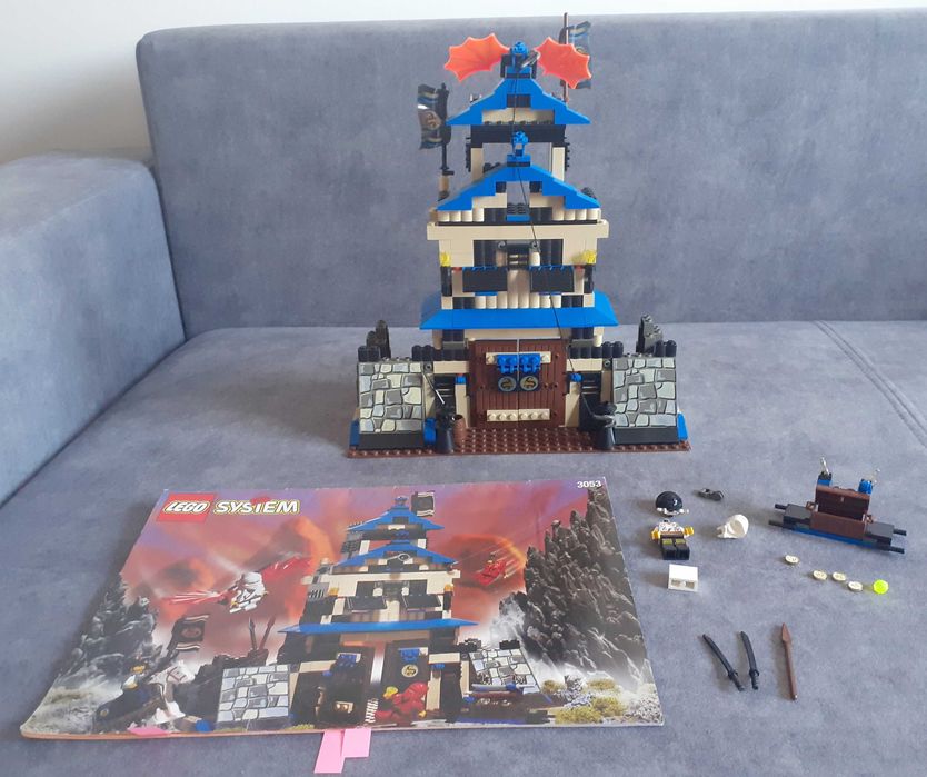 3053 Lego Ninja Castle Emperor’s Stronghold zadbany z instrukcją