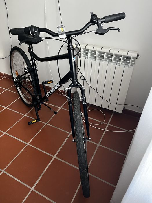 Bicicleta adulto / jovem preta roda aro 28”