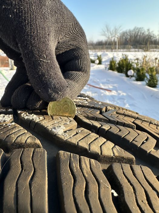 Комплект зимових шин