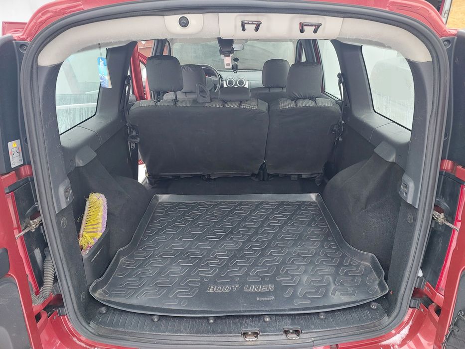 Продаётся дачия логан 1.6