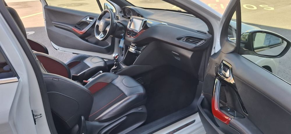 Peugeot 208 GTI 200cv 2015