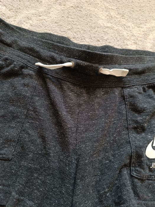Szare spodenki dresowe Nike rozmiar M